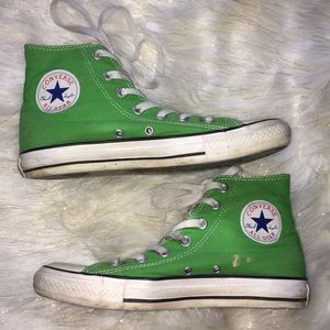 💚GREEN Hi-Top Converse💚